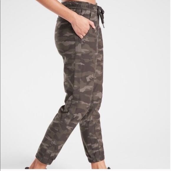 Athleta Camo Farallon Jogger Pants Green Gray Size 10 - Picture 3 of 8